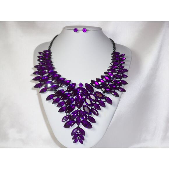 Purple rhinestone necklace, wedding prom necklace,Quinceanera statement necklace - Picture 3 of 5